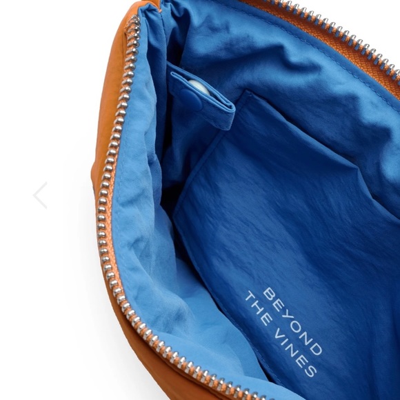 Rare find!!!!! NWT Beyond the Vibes poofy pouch amber - Picture 2 of 4